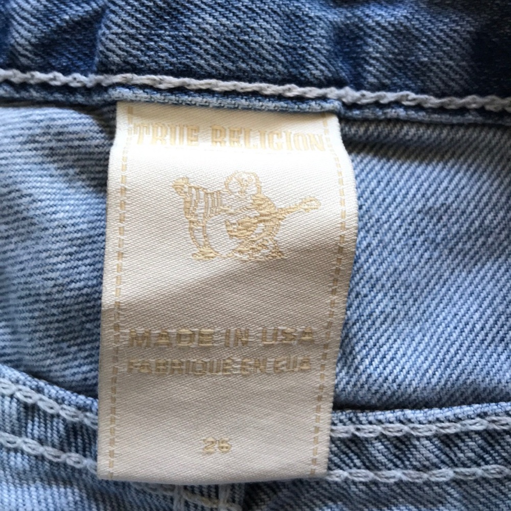 True Religion Cut off jean shorts - Picture 6 of 8